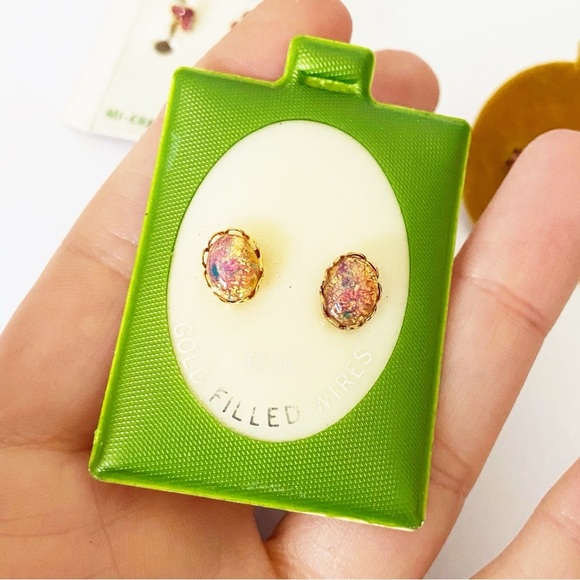 Lot of 3 new old stock vintage stud earring on original cards- pink & faux opal - Picture 2 of 7